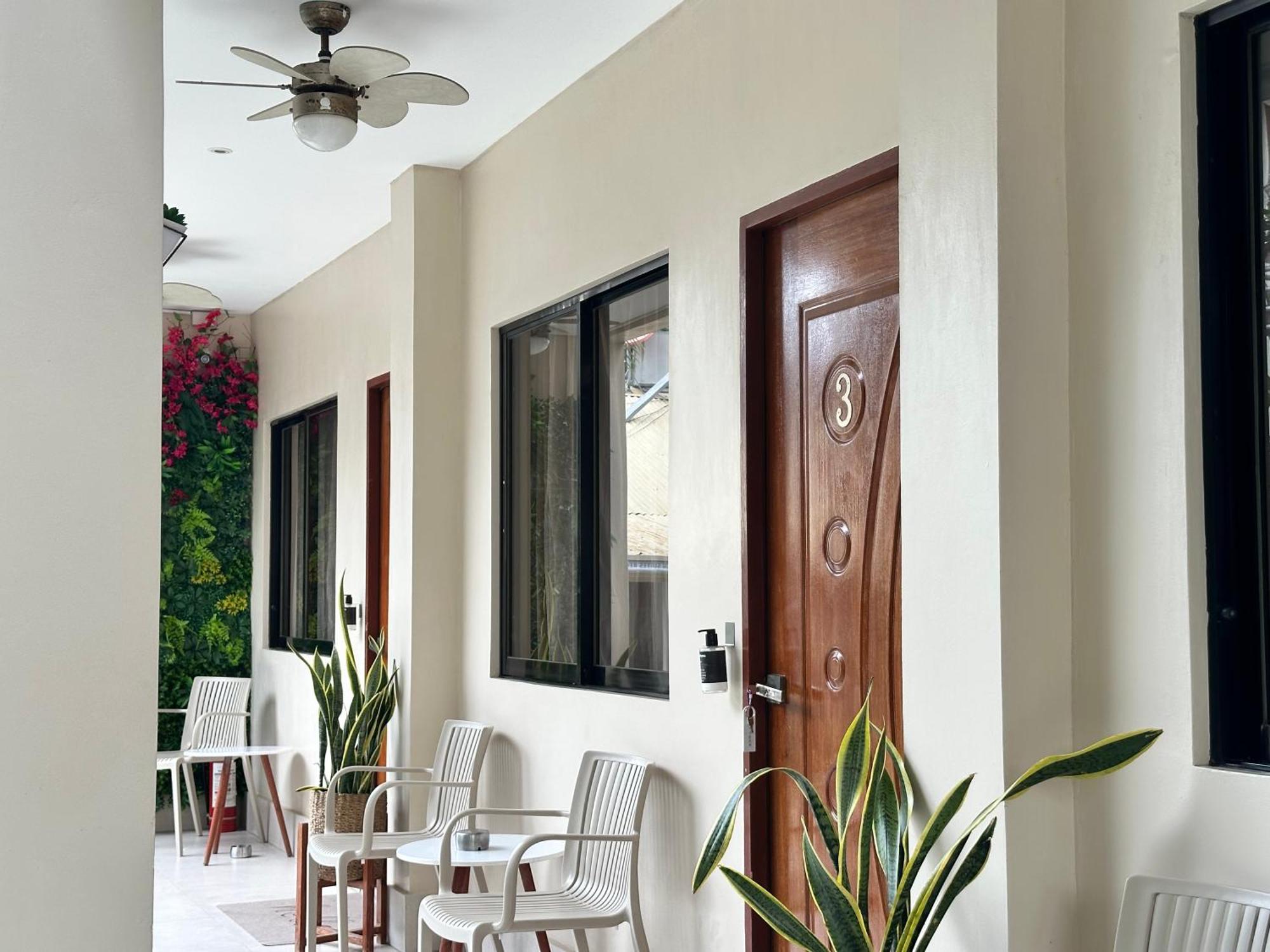 Harman Suites Moalboal Luaran gambar