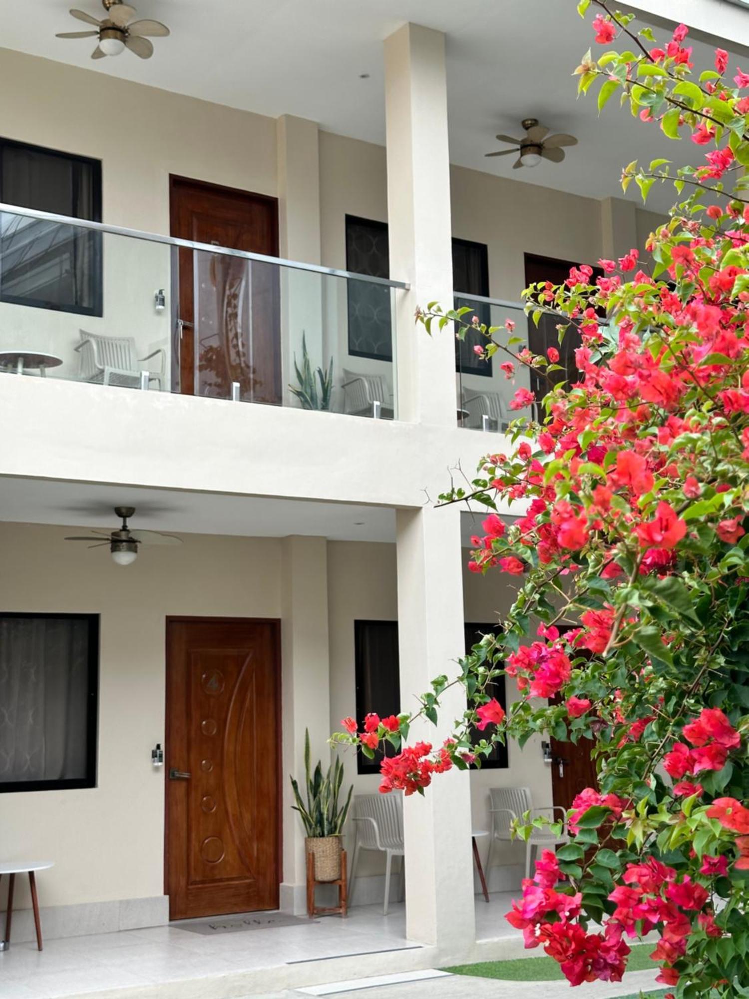 Harman Suites Moalboal Luaran gambar